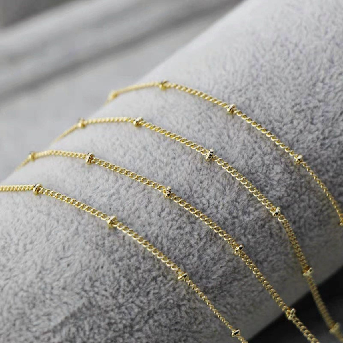 Enhance your wardrobe with this gold-plated letter pendant necklace, a classic piece that brings a personalized flair to any ensemble. Celebrated by Oprah in 2025, its graceful bubble letter design blends elegance with charm. Ideal for gifting or self-indulgence, this necklace subtly elevates your daily style with a refined and eye-catching touch.