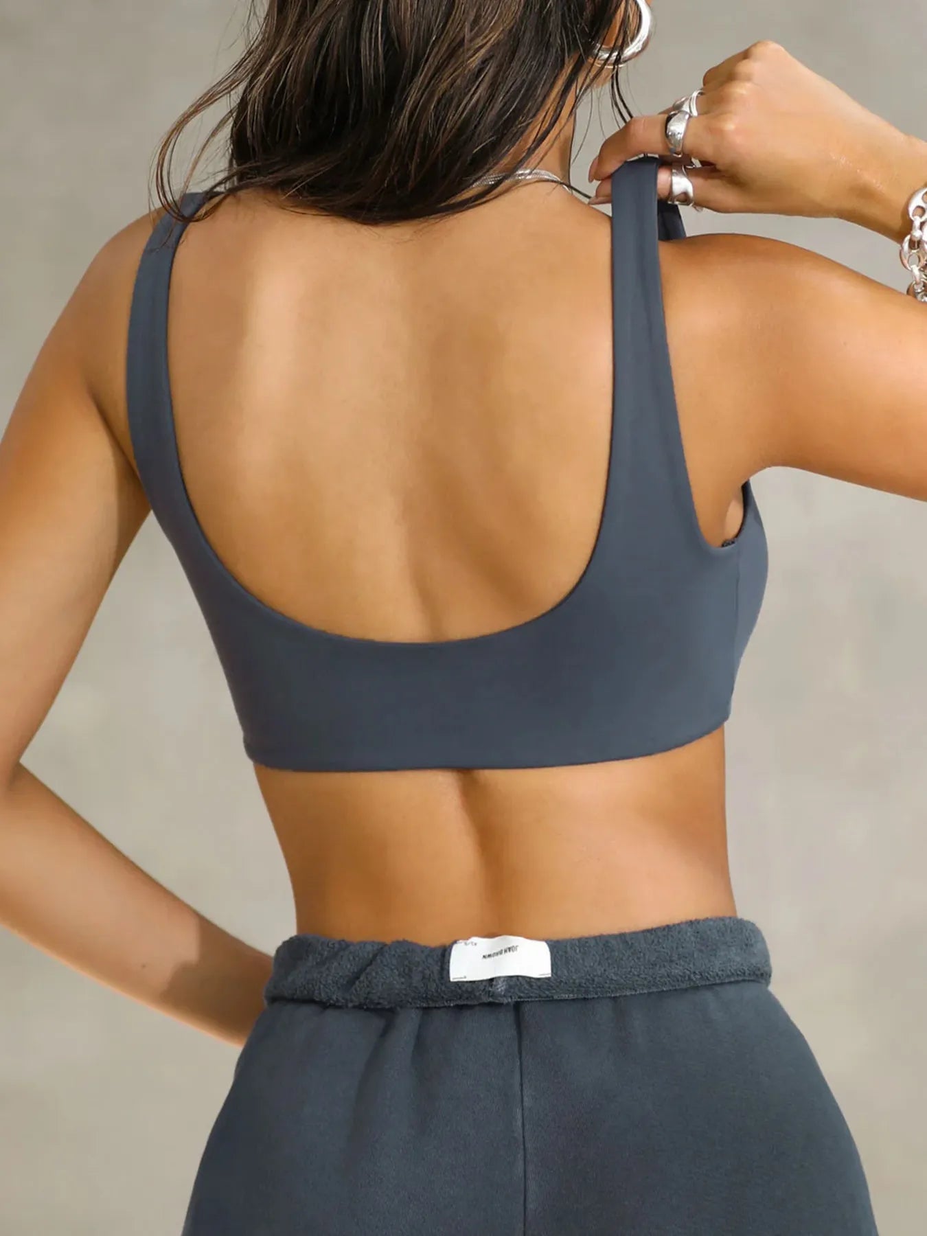 The Seamless Scoop Neck Active Bra is expertly engineered for tropical climates like Florida. Its seamless design minimizes friction and enhances comfort, while breathable, moisture-wicking fabric keeps you cool in hot, humid conditions. The scoop neck provides a secure, flexible fit, supporting your movements with ease during active days. Ideal for warm-weather wear, this bra combines functionality with subtle style.